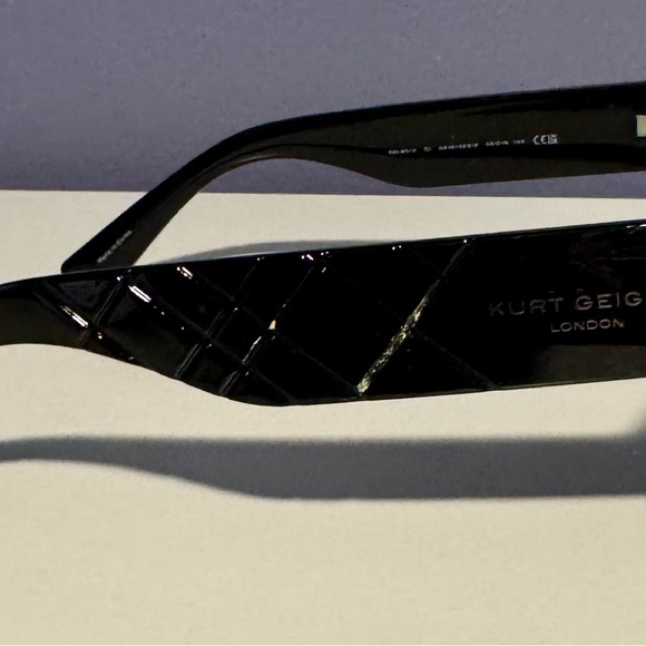 Kurt Geiger Elegant Black Sunglasses - Picture 4 of 4